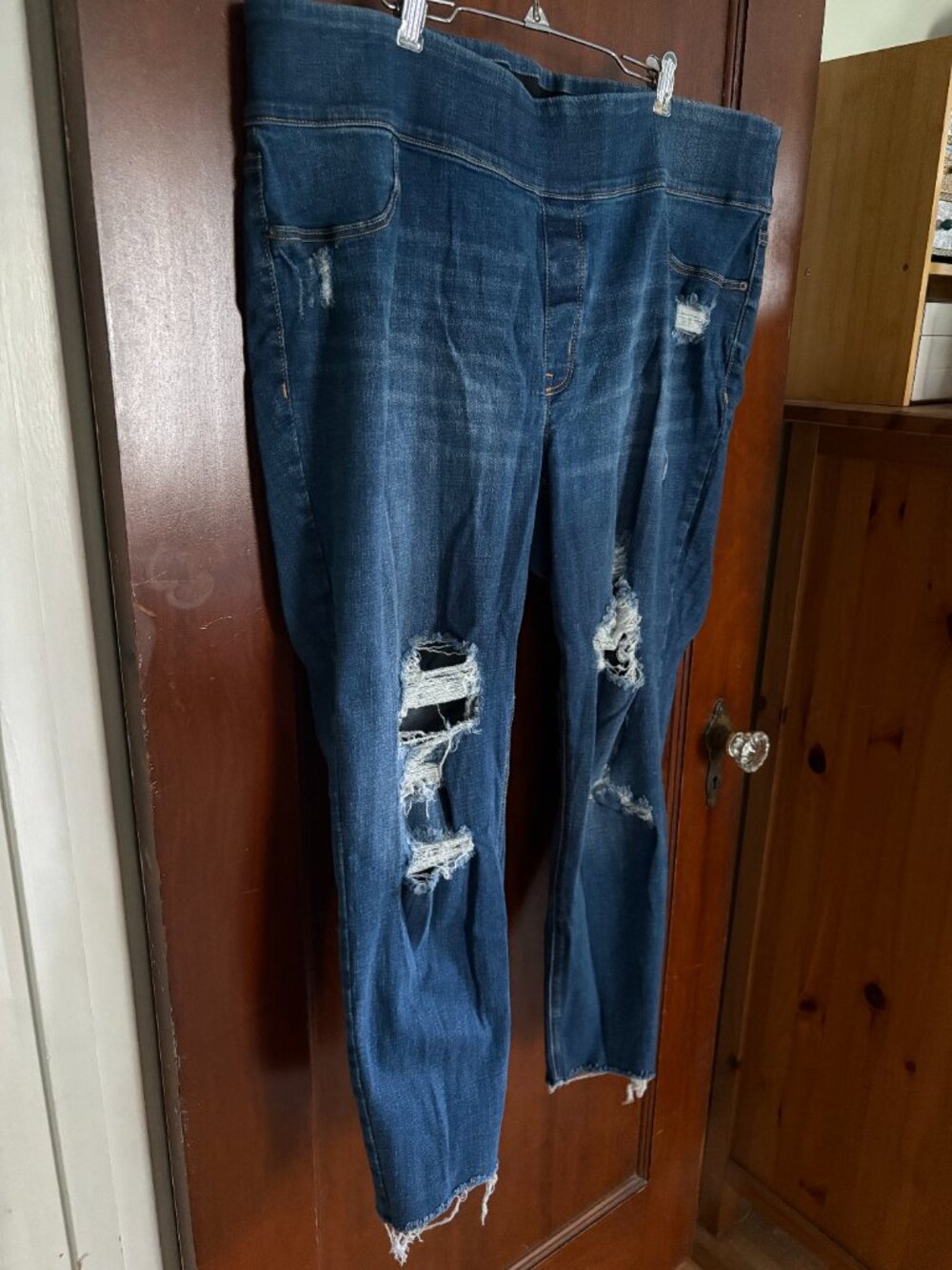 Old Navy Distressed Pull-On Rockstar Jeans, Size 20 - Picture 3 of 4